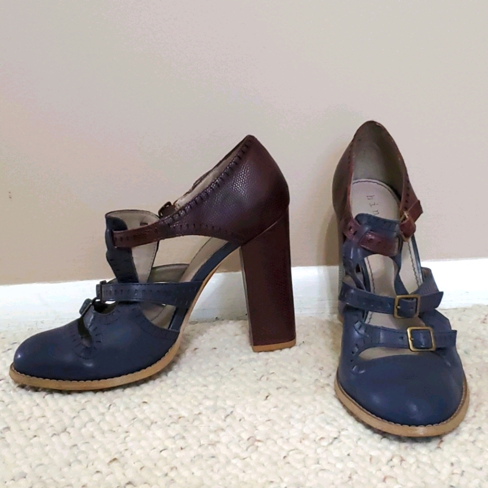 HINGE CUTOUT OXFORDS